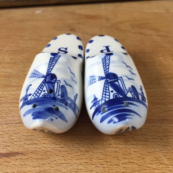 Delft Salt and Pepper Shakers Dutch Shoes Porcelain Made in  Holland Windmills - Picture 2 of 5